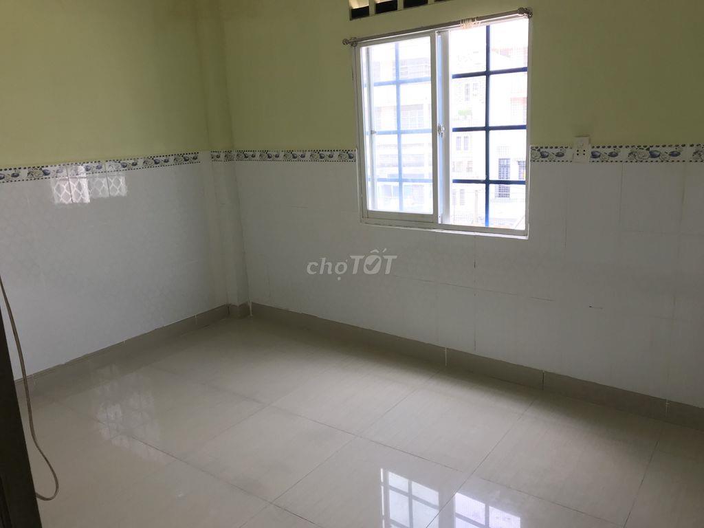 Phòng Trọ Sạch Sẽ, Toilet Riêng, Lót Gạch Men, Có Cửa Sổ, Q.Tân Phú