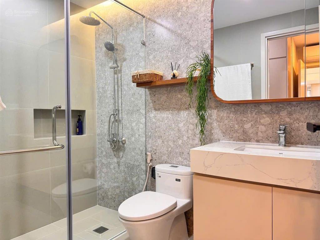 Cần bán gấp căn hộ scenic valley 1, dt 77m2 căn góc kèm ô đậu xe hơi giá 7 tỷ  0916 376 ***
