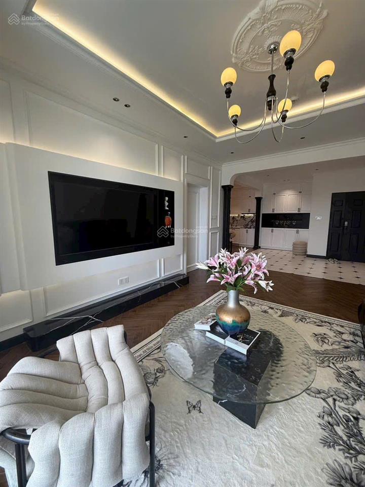 Cho thuê cc garden court 1, pmh,q7 28 triệu vnd, 143 m2, giá siêu hời, hot!