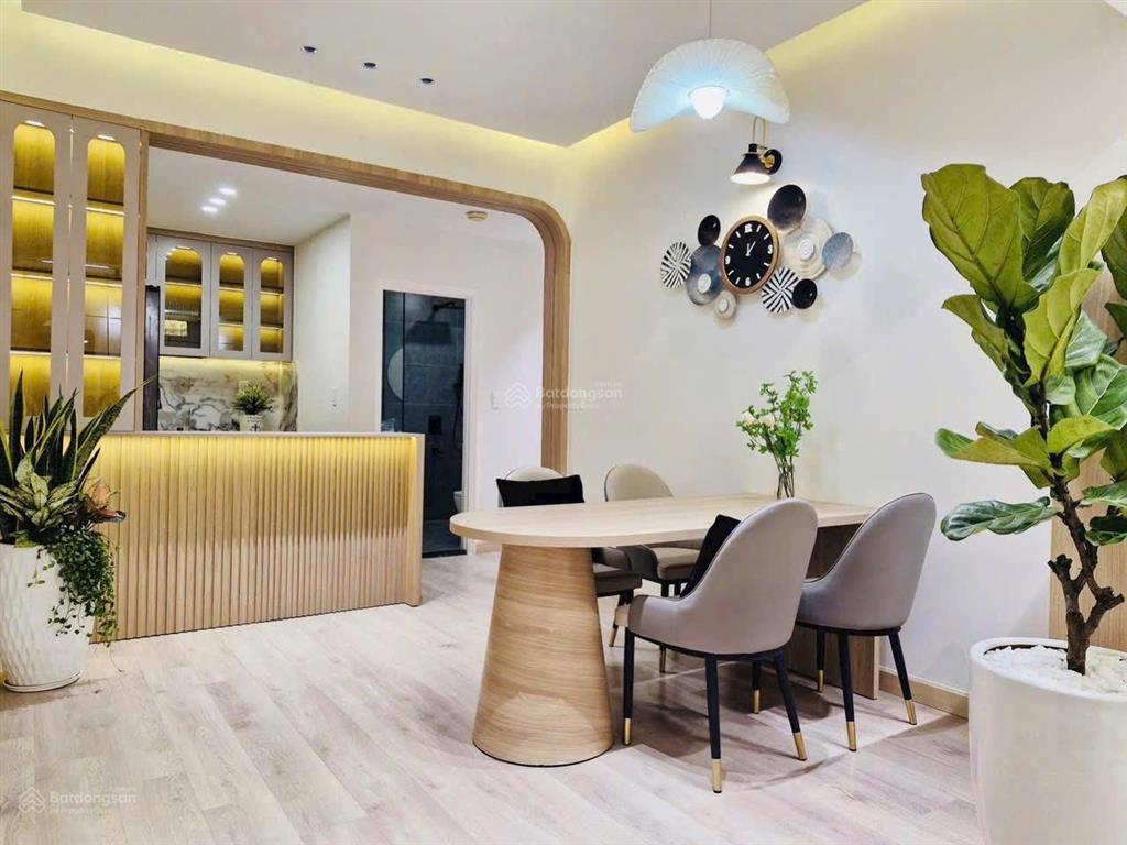 Bán gấp căn hộ cc 118m2 tại mỹ khánh 4, 9,2 tỷ, tân phong, q7, hcm