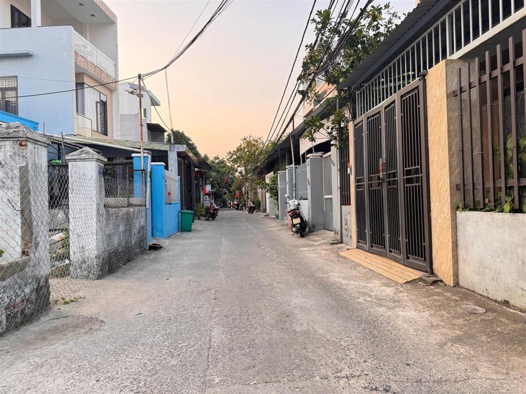 Bán lô đất kiệt ô tô 5m đường trần hoành ngang 8m, cách đường chính tầm 100m, ngũ hành sơn. giá tốt