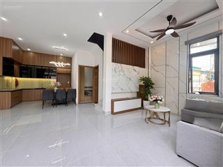 Bán nhà đẹp 3 tầng mới xây 100%, 2 mặt tiền kiệt oto 5m đường trần hoành, gần bvien 600g