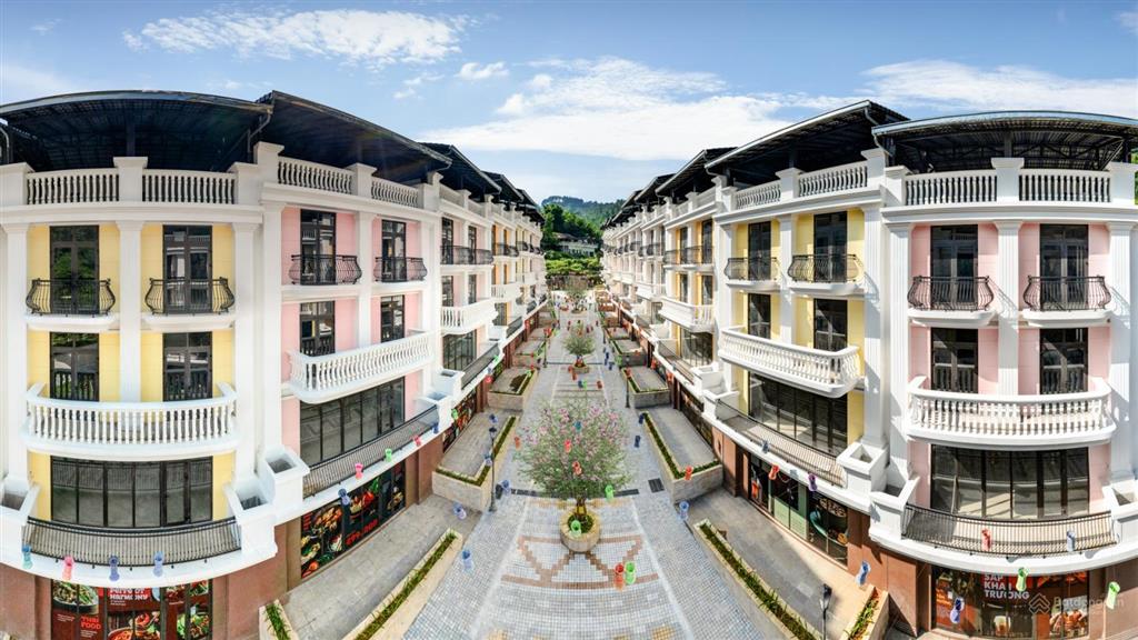 Shophouse 5 tầng, cửa ngõ của quần thể 83ha, trên trục đường tỉnh lộ  ***