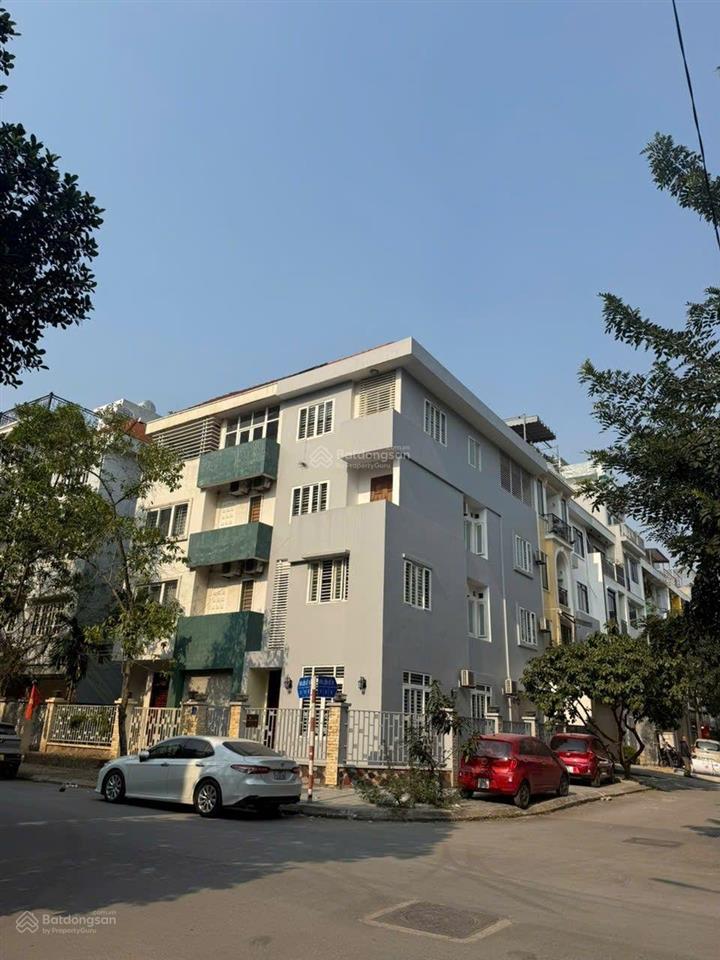 Cc bán nhà lô góc ngay văn khê 120m2, 5 tầng trục chính phân lô chỉ 300tr/m2