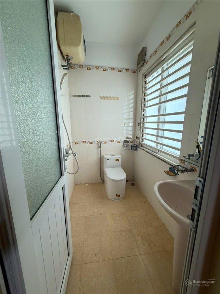 Cc bán nhà lô góc ngay văn khê 120m2, 5 tầng trục chính phân lô chỉ 300tr/m2