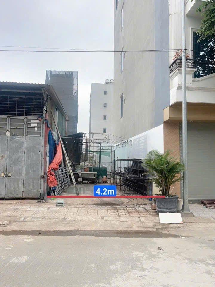 Bán lô đất 47m2 mặt tiền 4,2m hướng Nam 2 vỉa hè sát khu đô thị An Lạc đường rộng 11m khu 25,2ha