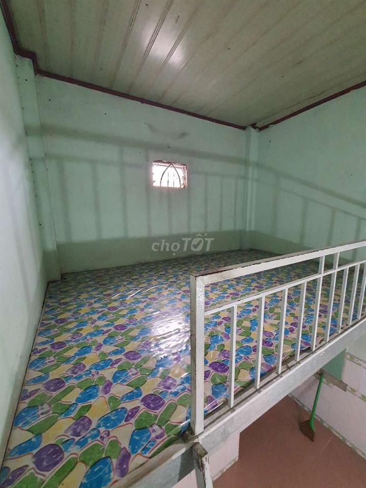 Phòng trọ an ninh, đường bê tông lớn, gần chợ nhỏ.