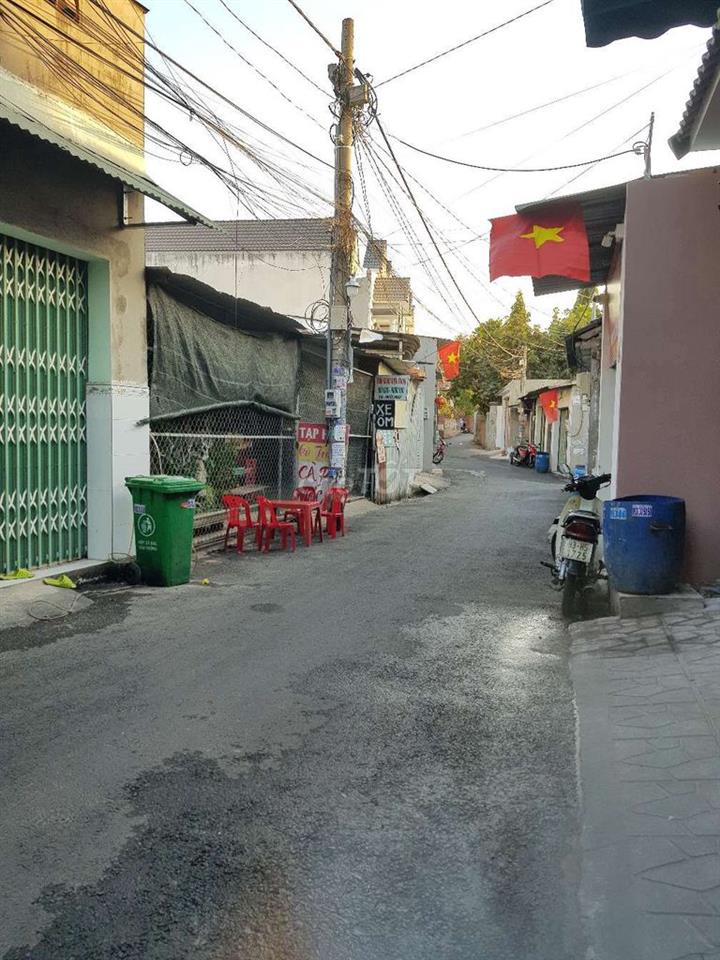 Phòng trọ an ninh, đường bê tông lớn, gần chợ nhỏ.