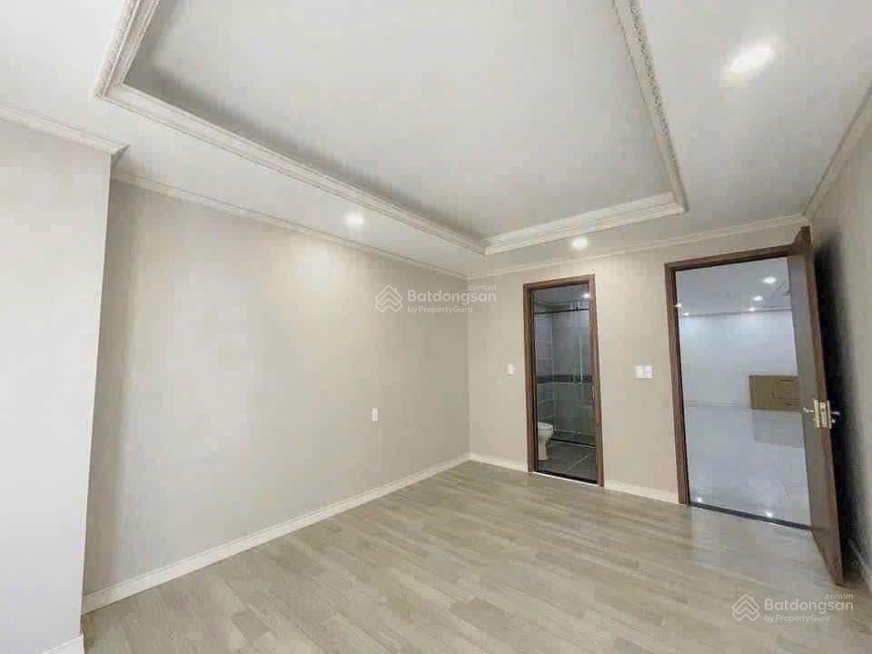Nhà thật giá chuẩn bán gấp chủ kẹt tiền 85m2 2pn 2wc tầng trung thoáng 4tỷ2  xem 24/70988 662 ***