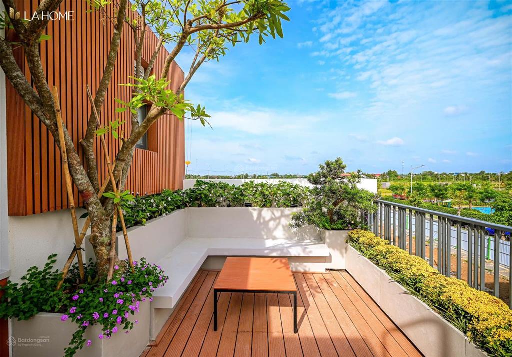 Bán nhanh nhà phố 6x15 tại kđt la home mặt tiền lương hoà  bình chánh