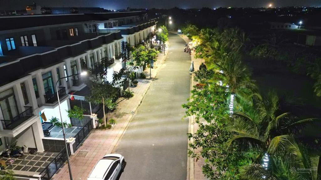 Chính chủ kẹt tiền bán gấp nền 100m2 the sol city giá 2.55ty