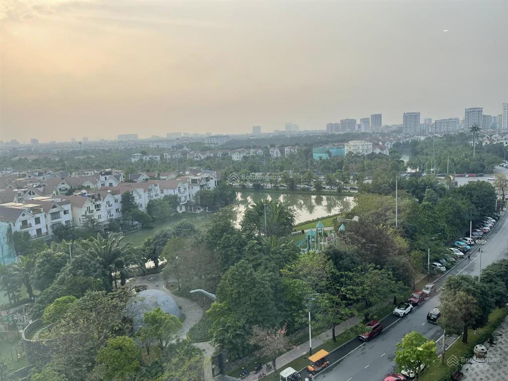 Bán cc căn góc 2pn 2wc tại vinhomes symphony 8 tỷ, 75 m2 ban công đn view đẹp call/zalo 0915 159 ***