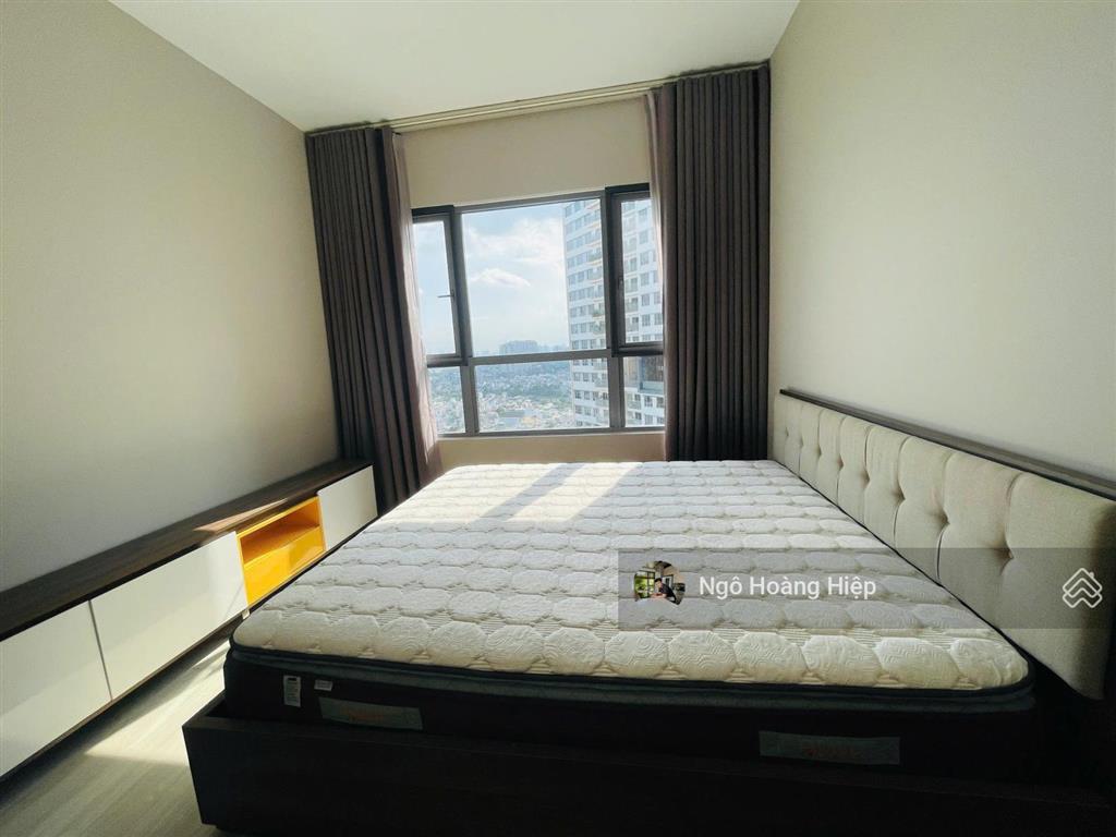 Cho thuê 3pn diện tích 121m2 tầng cao view thoáng hướng nội khu xanh mát giá 30 triệu chưa phí ql