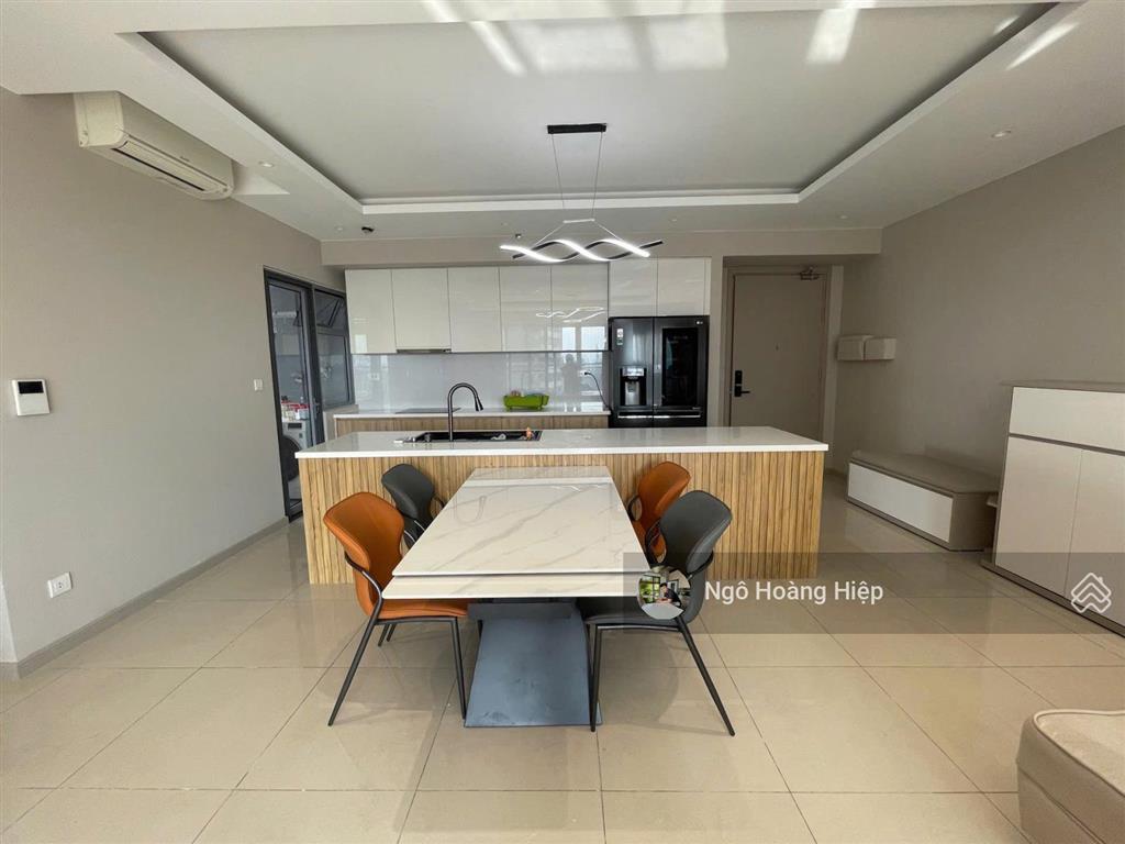 Cho thuê 3pn diện tích 121m2 tầng cao view thoáng hướng nội khu xanh mát giá 30 triệu chưa phí ql