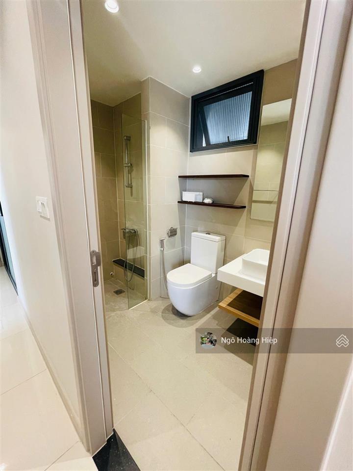 Cho thuê 3pn diện tích 121m2 tầng cao view thoáng hướng nội khu xanh mát giá 30 triệu chưa phí ql