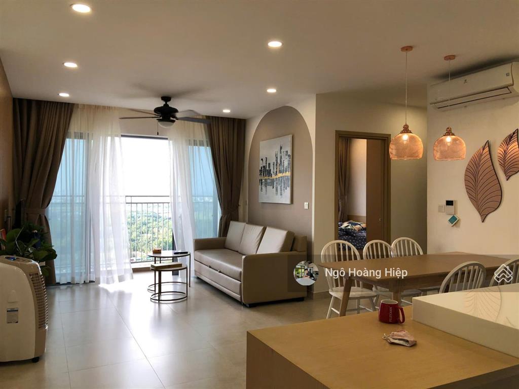 Palm heights cho thuê 2pn căn góc 85m2 rộng rãi thoáng mát đón nắng sớm giá 18,5 triệu/tháng