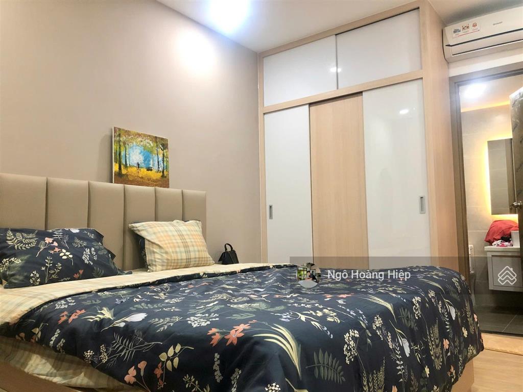 Palm heights cho thuê 2pn căn góc 85m2 rộng rãi thoáng mát đón nắng sớm giá 18,5 triệu/tháng