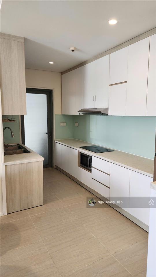 Cho thuê 2pn căn góc 96m2 siêu rộng hướng đông nam view sông sài gòn giá 27 triệu/tháng