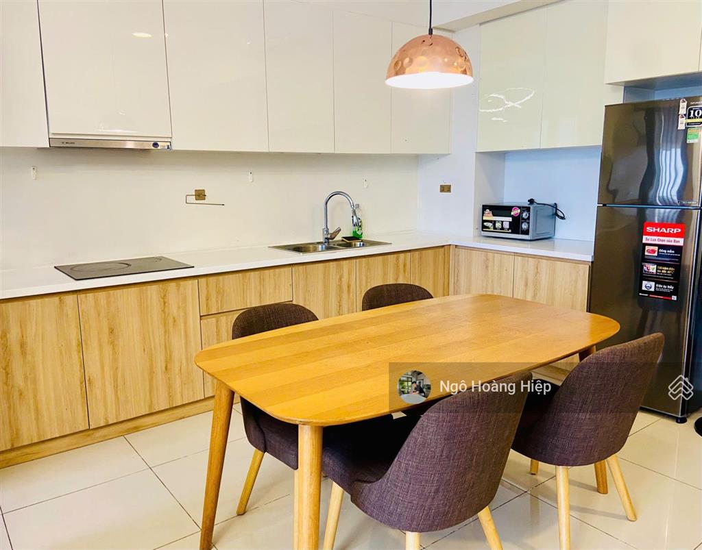 Cho thuê căn 2pn tầng cao view nội khu palm heights giá thuê 17,5 triệu/tháng chưa pql