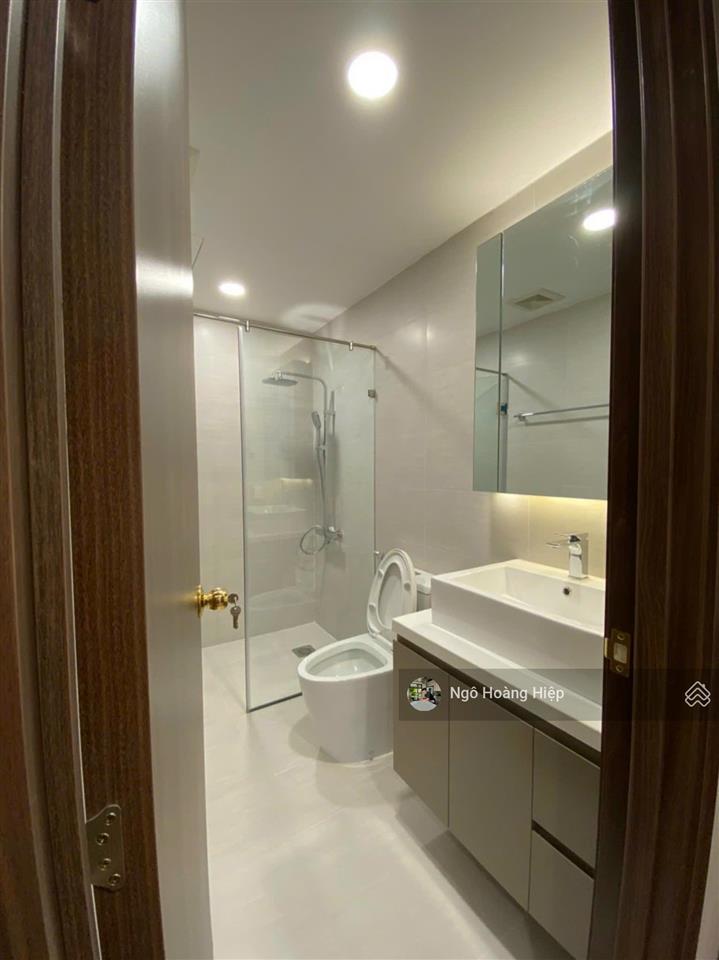 Cho thuê 2pn 80m2 đầy đủ nội thất tầng cao view nội khu giá thuê 20 triệu/tháng