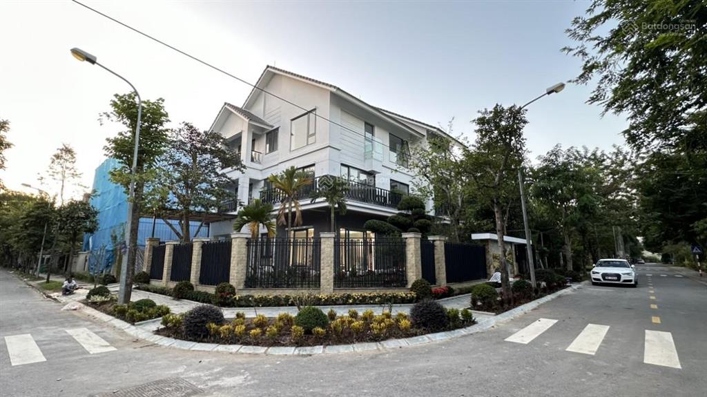 Bán căn liền kế/shophouse hoàn thiện full nội thất  rẻ như căn thô cùng dãy.  0982 996 ***