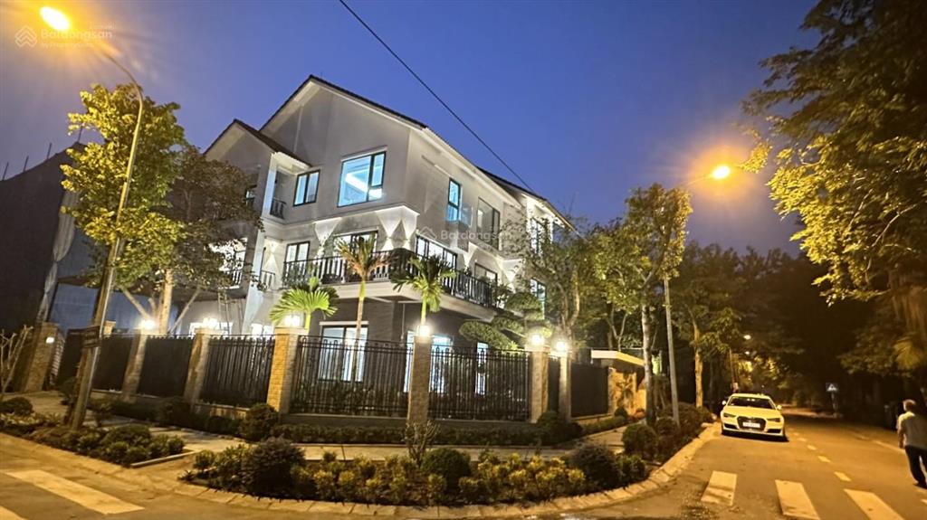 Bán căn liền kế/shophouse hoàn thiện full nội thất  rẻ như căn thô cùng dãy.  0982 996 ***