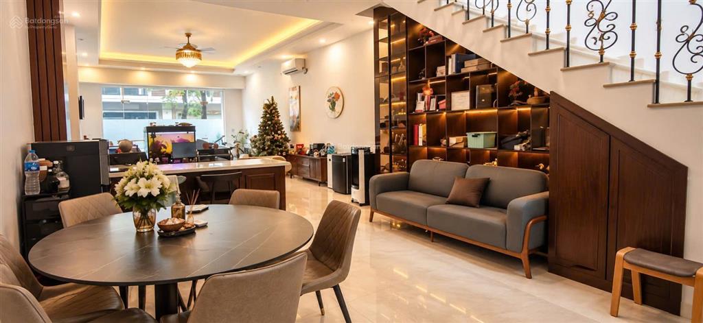 Giá bán trong 10 ngày tới vô cùng tốt  full nội thất 4 tầng   hoàng đạo 0982 996 ***