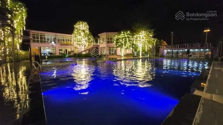 Căn 300m2  thô  rẻ hơn căn khác cả tỷ đồng. vị trí rất đẹp.  hoàng đạo 0982 996 ***