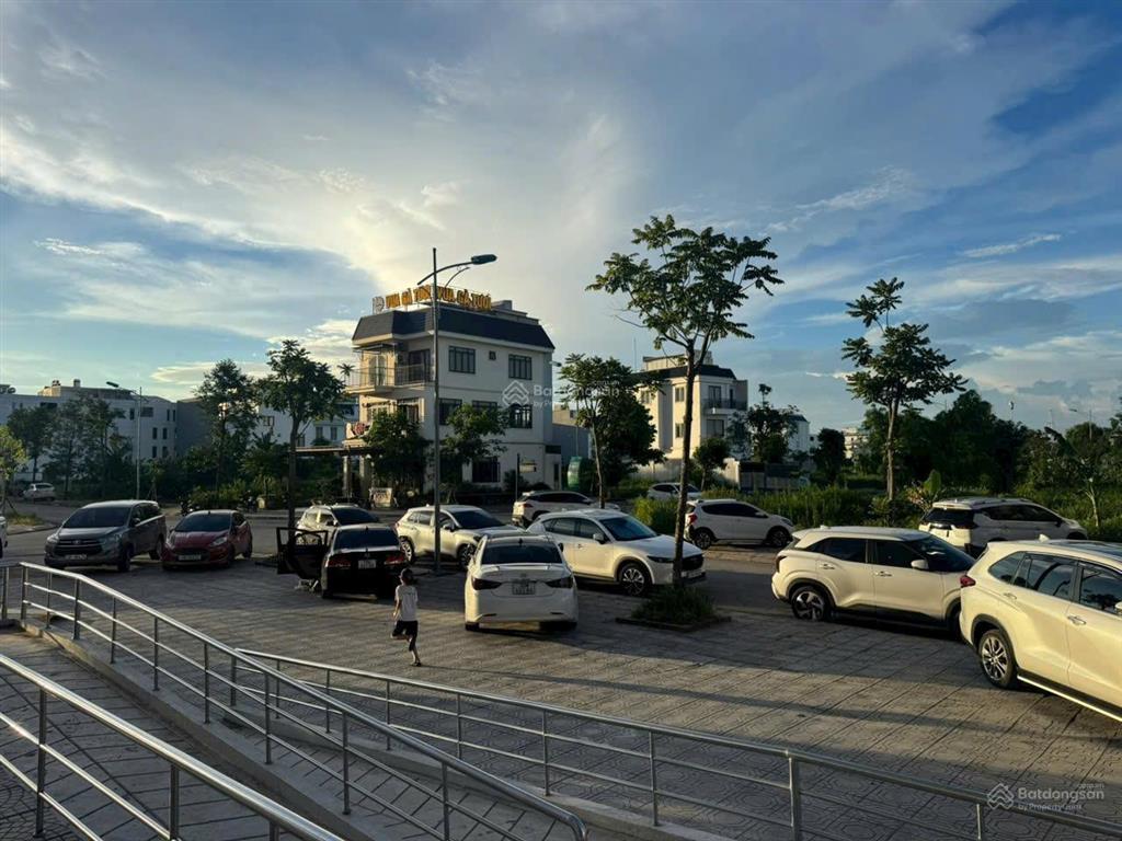 Bán lô biệt thự 180m2, đường 17m. mặt sau là cây xanh. quá rẻ.  hoàng đạo 0982 996 ***