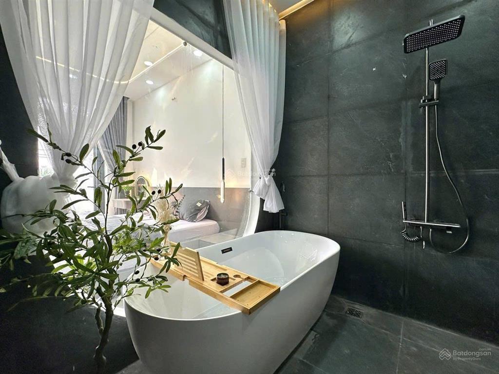 Nhà mới hẻm xe hơi 213/ lê đình cẩn, 4x15.3m, cách chợ vài chục mét, tặng toàn bộ nội thất