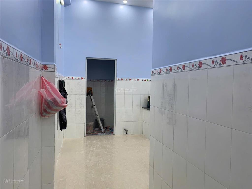 Nhà hẻm xe hơi chiến lược 5.25 x 20m (106.5m2), cách mặt tiền 50m, gần chợ, giáp khu tên lửa