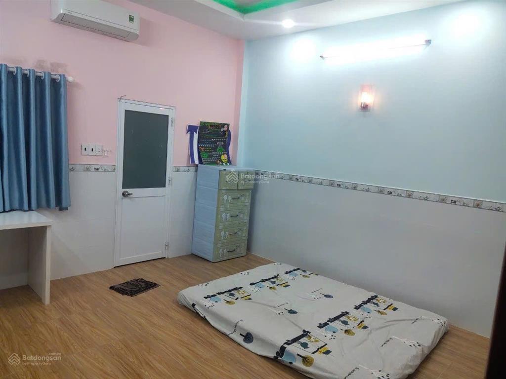 Nhà hẻm xe hơi 379 (1 sẹc) tân hoà đông, 4.5 x 17m, trệt lửng 2 lầu sân thượng giáp tân phú