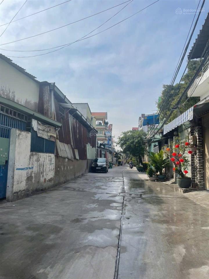Nhà hẻm xe hơi 379 (1 sẹc) tân hoà đông, 4.5 x 17m, trệt lửng 2 lầu sân thượng giáp tân phú