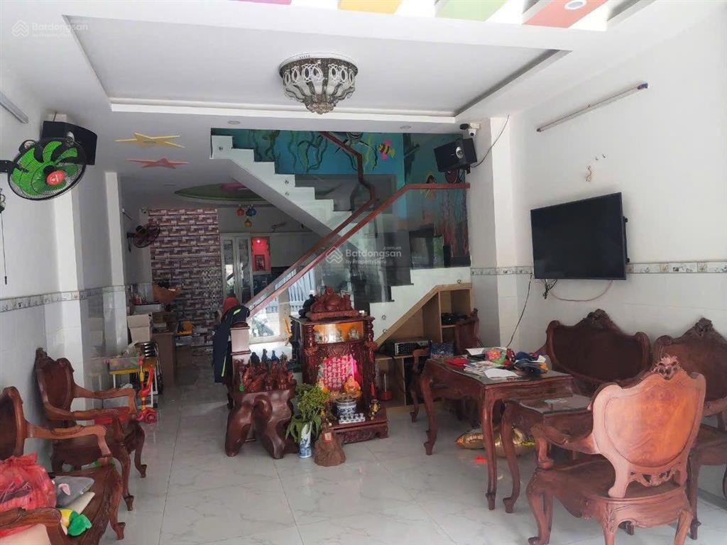 Nhà hẻm xe hơi 379 (1 sẹc) tân hoà đông, 4.5 x 17m, trệt lửng 2 lầu sân thượng giáp tân phú