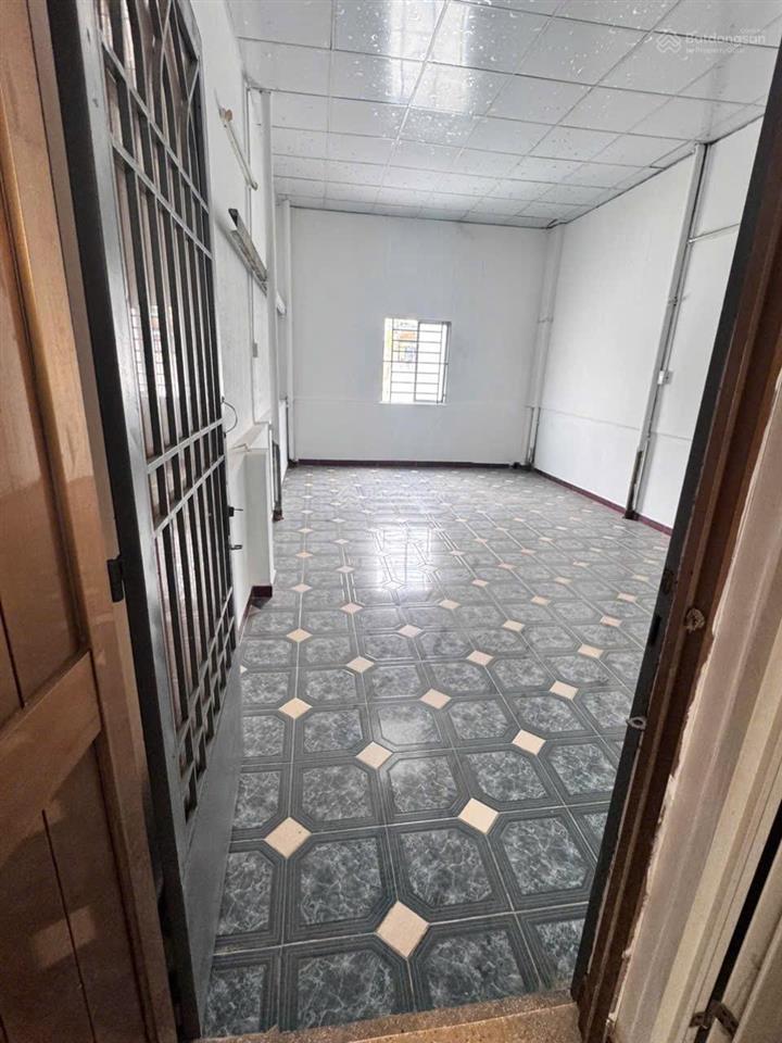 Cho thuê nguyên căn nhà khu nam hùng vương 4x20m gần lê cơ và kinh dương vương, võ văn kiệt