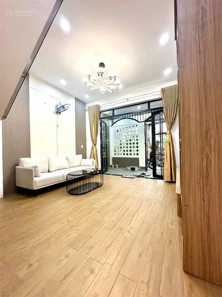 Thanh lý 2,1 tỷ nhà tphcm sổ riêng gần parcmall