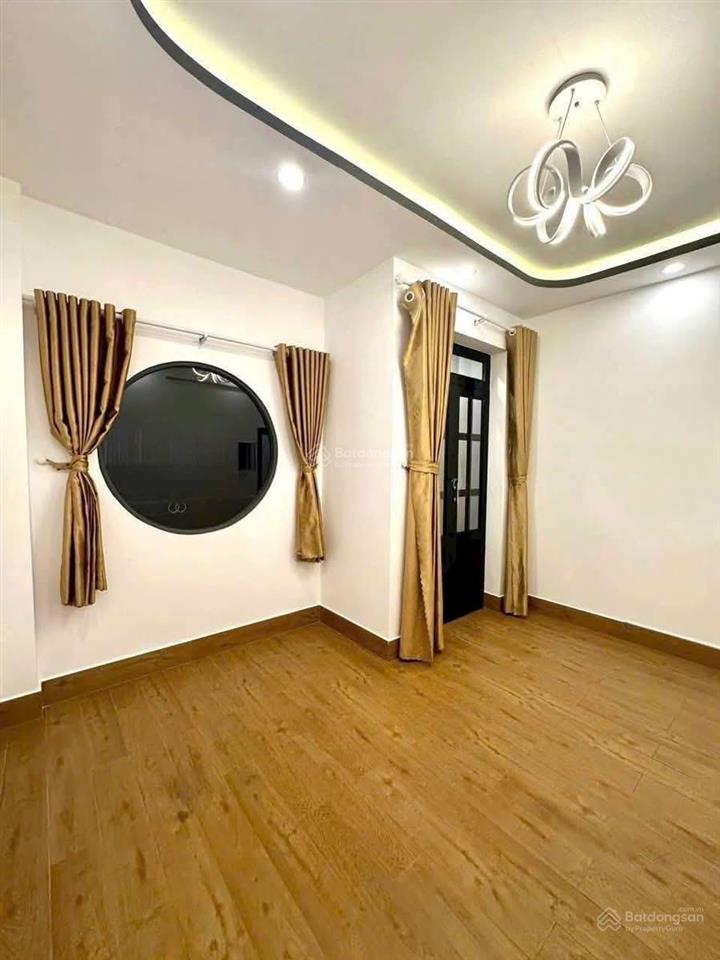 Thanh lý 2,1 tỷ nhà tphcm sổ riêng gần parcmall