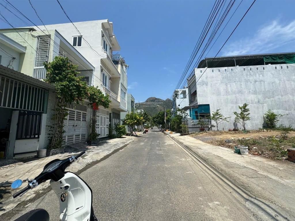 Bán đất mặt tiền vũ hữu, khu đông mương, vĩnh hòa, cách biển nha trang 300m