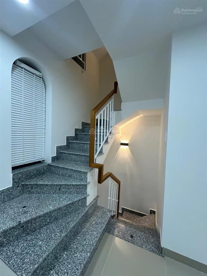 Bán nhà góc 4 tầng, góc đường âu cơ và lê chân, phường tân tiến, nha trang. giá 9 tỷ