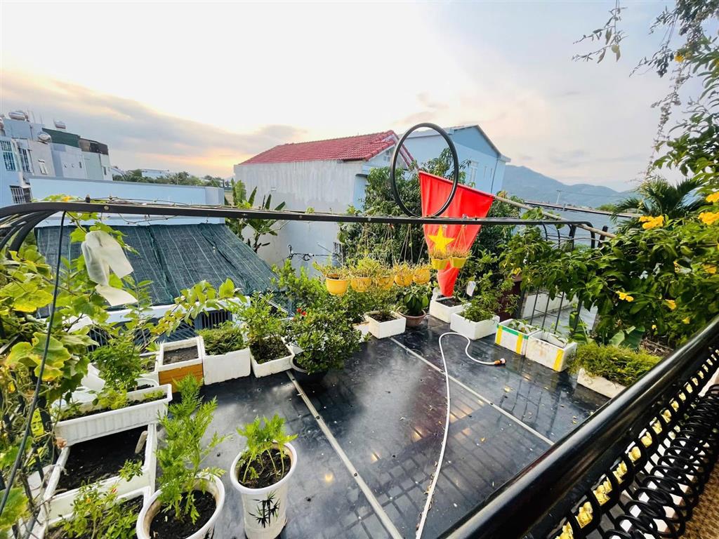 Bán nhà 2 tầng đẹp tâm huyết hẻm oto ở gần chợ ga , vĩnh thạnh , tây nha trang