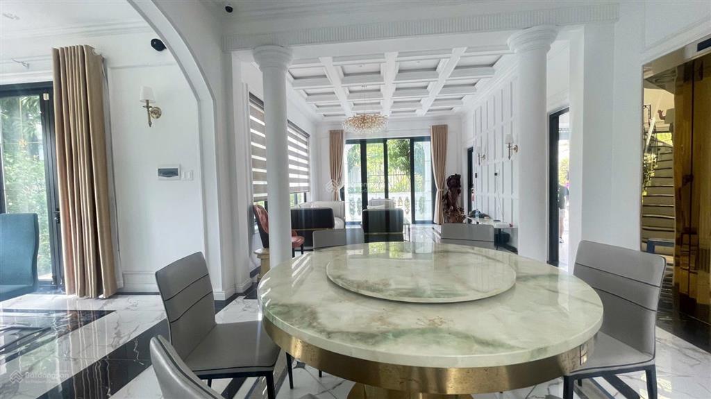 Bán biệt thự khu đô thị ven sông tắc nha trang . full nội thất . 361m2 giá 23,5 tỷ