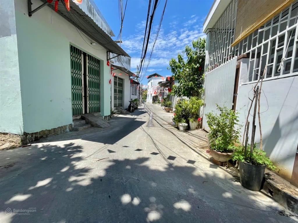 Bán đất hẻm 24 lương định của nha trang góc 2 mặt tiền giá chỉ 2,3 tỷ
