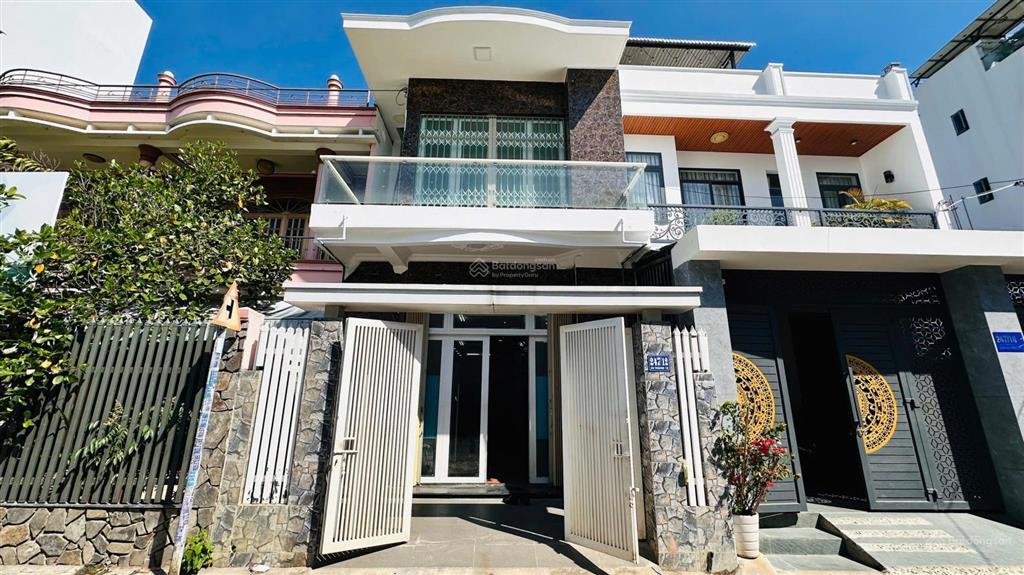 Bán nhà 2 tầng hẻm ô tô đường 23/10 sát bên siêu thị lotte mart nha trang, giá 5,9 tỷ