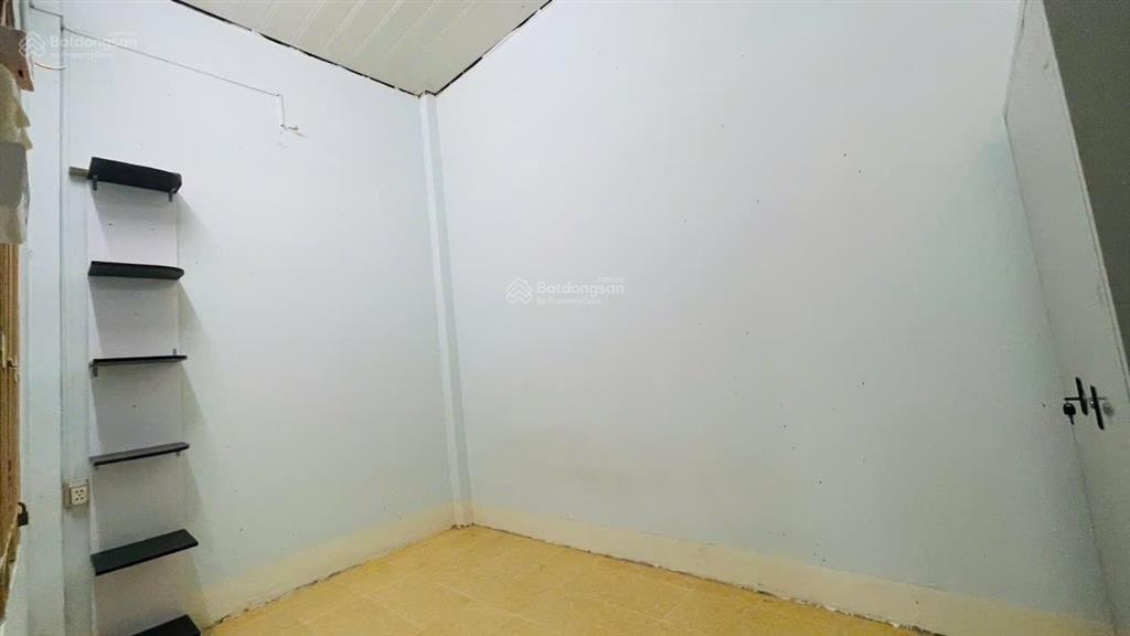Bán nhà cấp 4 gác lửng hẻm lê hồng phong cao xuân huy thông qua sân bay cũ phường nam nha trang