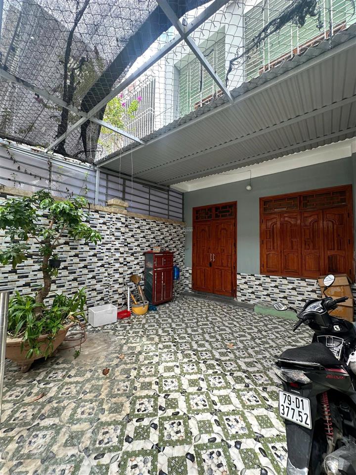 Bán nhà 2 tầng, đường b3, kdc bắc vĩnh hải, cách biển 800m, 105m2, giá 5 tỷ 950