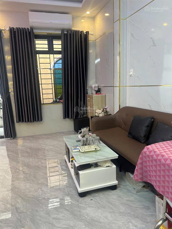 Nhà 3 tầng gần biển hẻm 120 hùng vương khu phố tây nha trang giá 5,2 tỷ