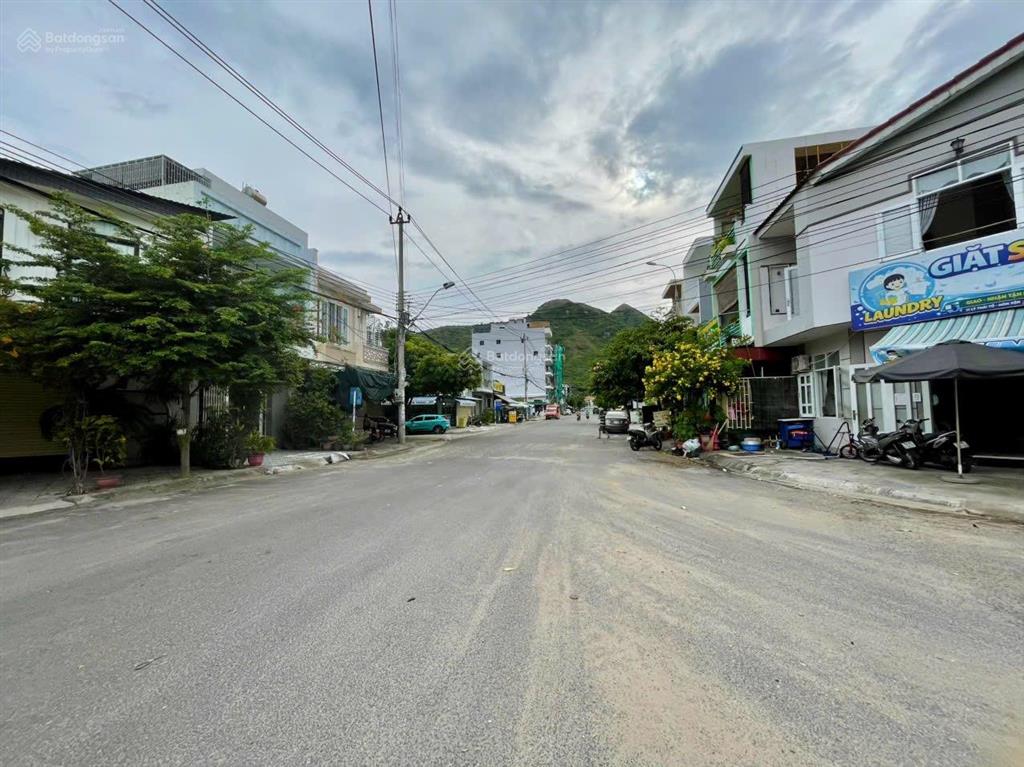 Bán đất khu dân cư hòn sện mặt tiền đường nguyễn bặc phường bắc nha trang giá 5,4 tỷ
