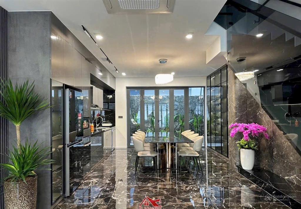 Bán nhà 3 tầng full nội thất cao cấp mỹ gia gói 8 nha trang giá 9,3 tỷ