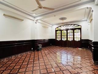 Cần chuyển nhượng nhà mặt tiền đại lộ nguyễn tất thành nha trang 3 tầng sân thượng chỉ 6,7 tỷ