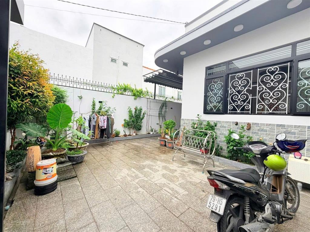 Bán nhà có sân vườn hẻm ô tô hương lộ ngọc hiệp, gần cầu hộ, nha trang giá 5,8 tỷ